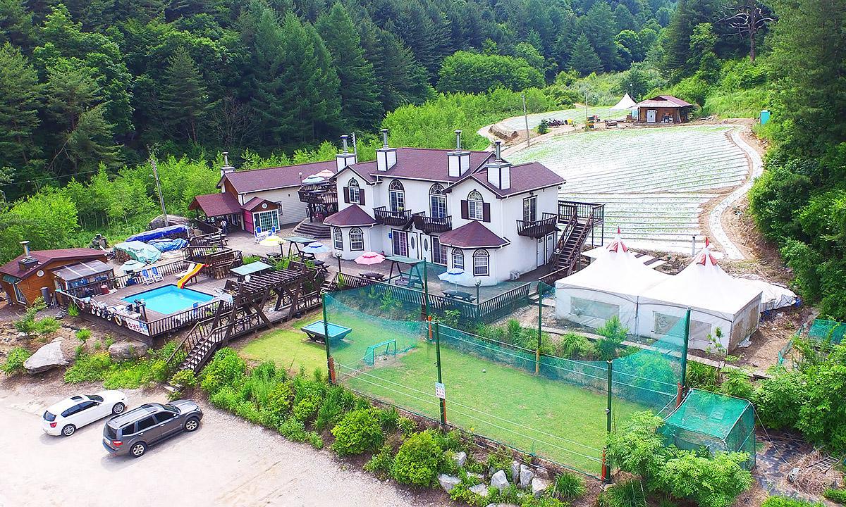 Gold Castle Pension Пьончан Екстериор снимка